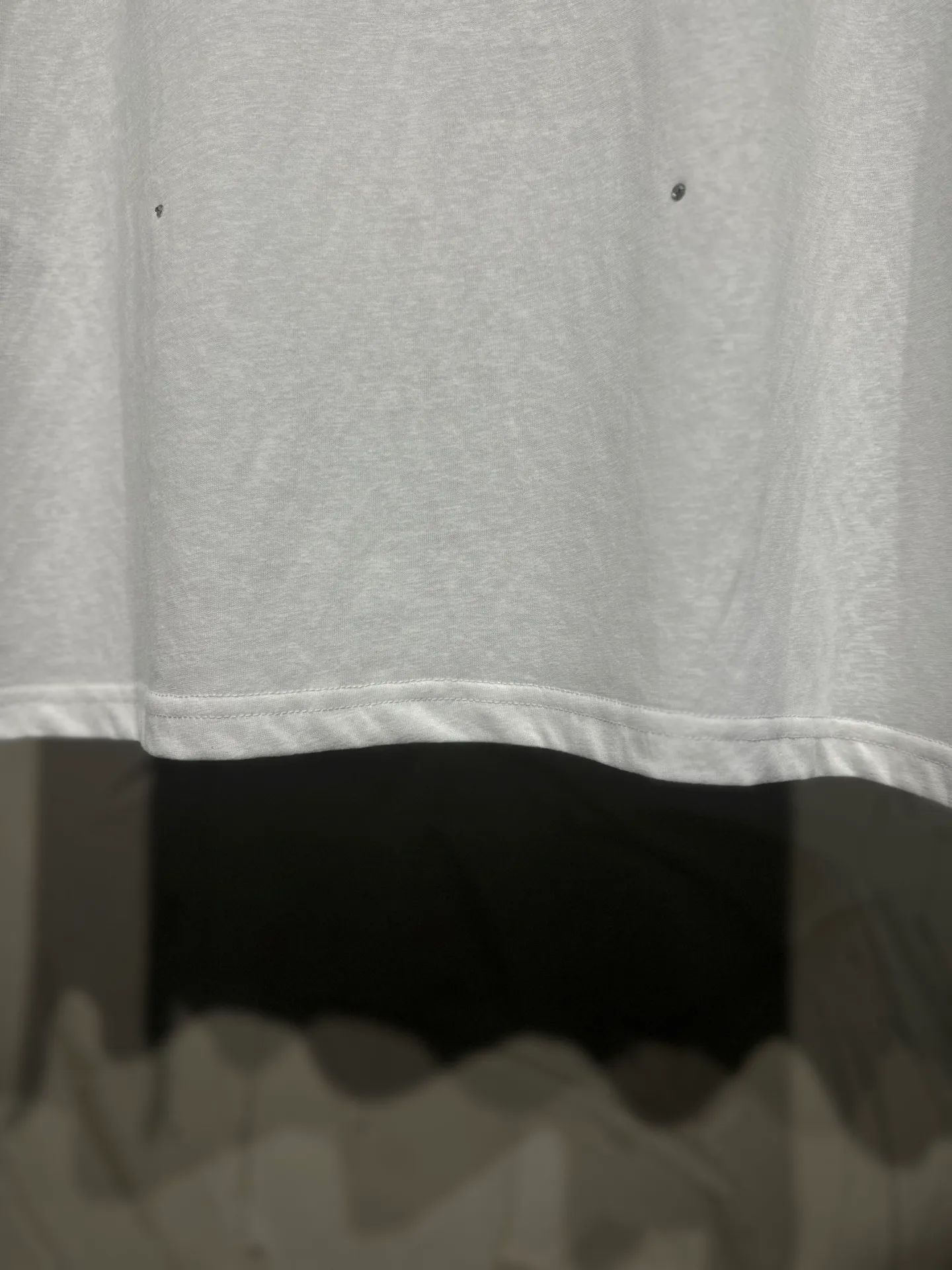Acne Studios New Arrival North America Limited Laser Silver Silver Series Long Sleeve Hot Diamond T-Shirt Acne Studios Highest Edition Long Sleeve Series Long Sleeve T-shirt is one that you can’t help but love. The long-sleeved T os version is not picky. The snowflake cotton fabric feels soft and smooth and is not easy to wash. The fabric has been treated so it is stronger than the Quality counter. It can be used as sun protection clothing in summer. The same fabric as the original version is relatively thin. The feel and count are in place. The fried yellowing effect is cool. The printing effect is also in place. Details are online for comparison. 1 color and four sizes #long-sleeved T-shirt # #acne Color: White Black Size: S M LXL